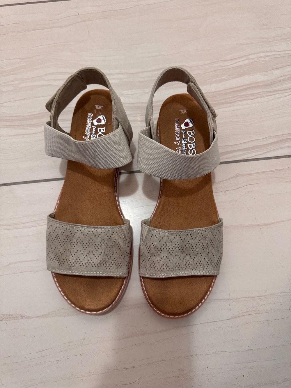 BOBS from Skechers Taupe/Grey Strap Sandals Wedge Heel Vegan Friendly Sz 9 W